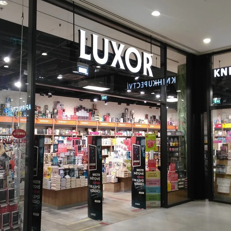 Vstup do knihkupectví Luxor